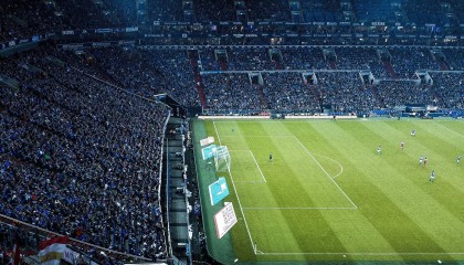 海星体育直播|踢到退休？三浦知良：年轻20岁的长友佑都还在努力，怎能不努力？